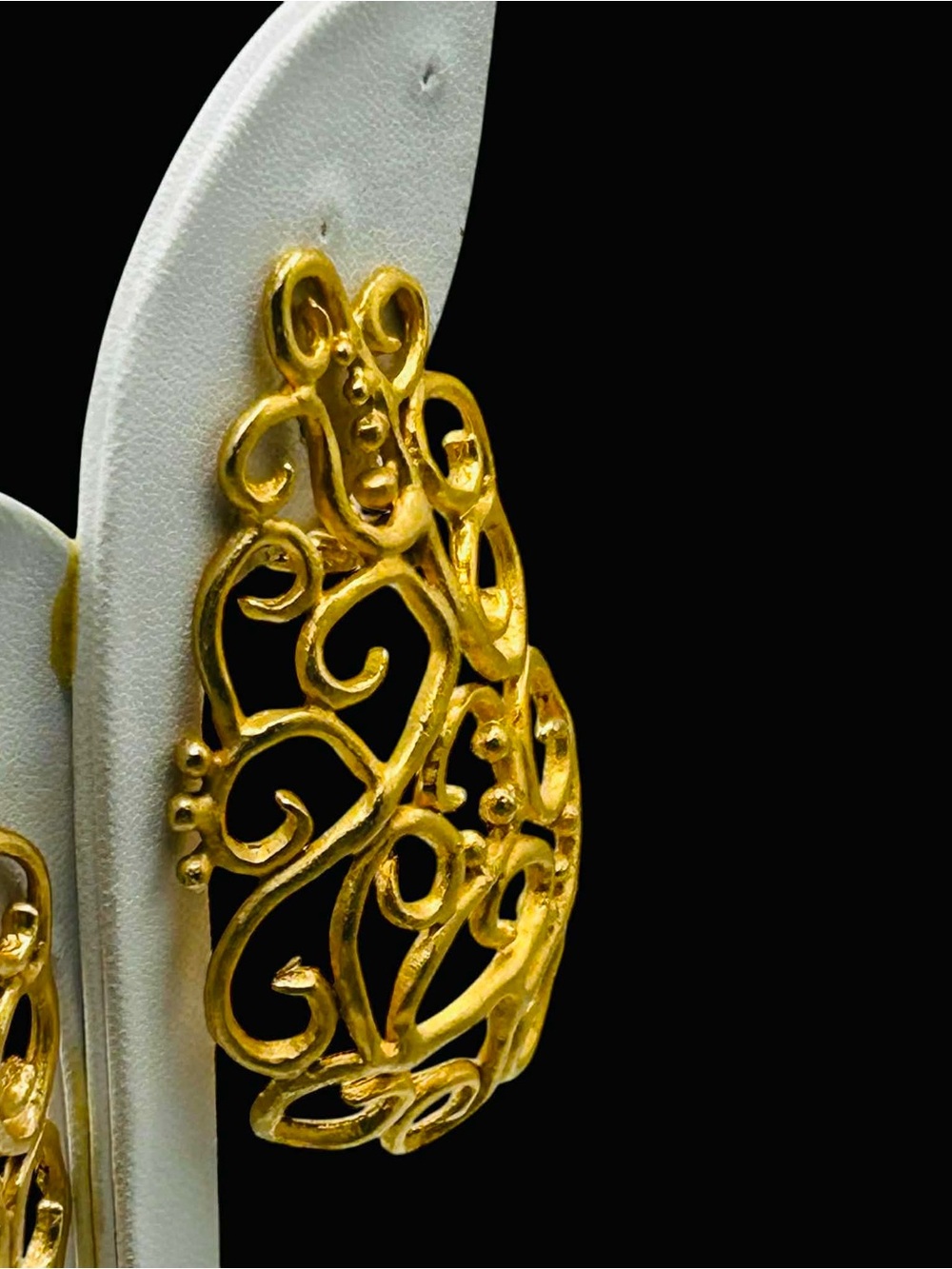 Vintage 1980’s Matte Gold Huge Scrolled Clip Earrings - Picture 2 of 4